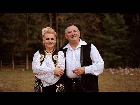 Mihaela Petrovici & Dumitru Teleaga – Ce Cauti Mandruto La Rau | Videoclip Oficial